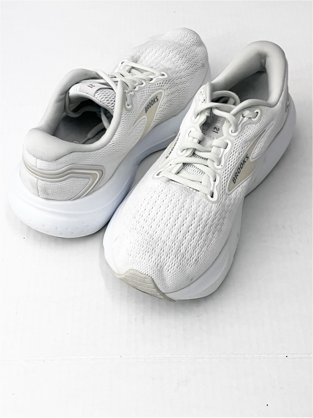 BROOKS Glycerin 21 White Lace Ip Running Walking Tennis Shoes Sneakers Size 8
